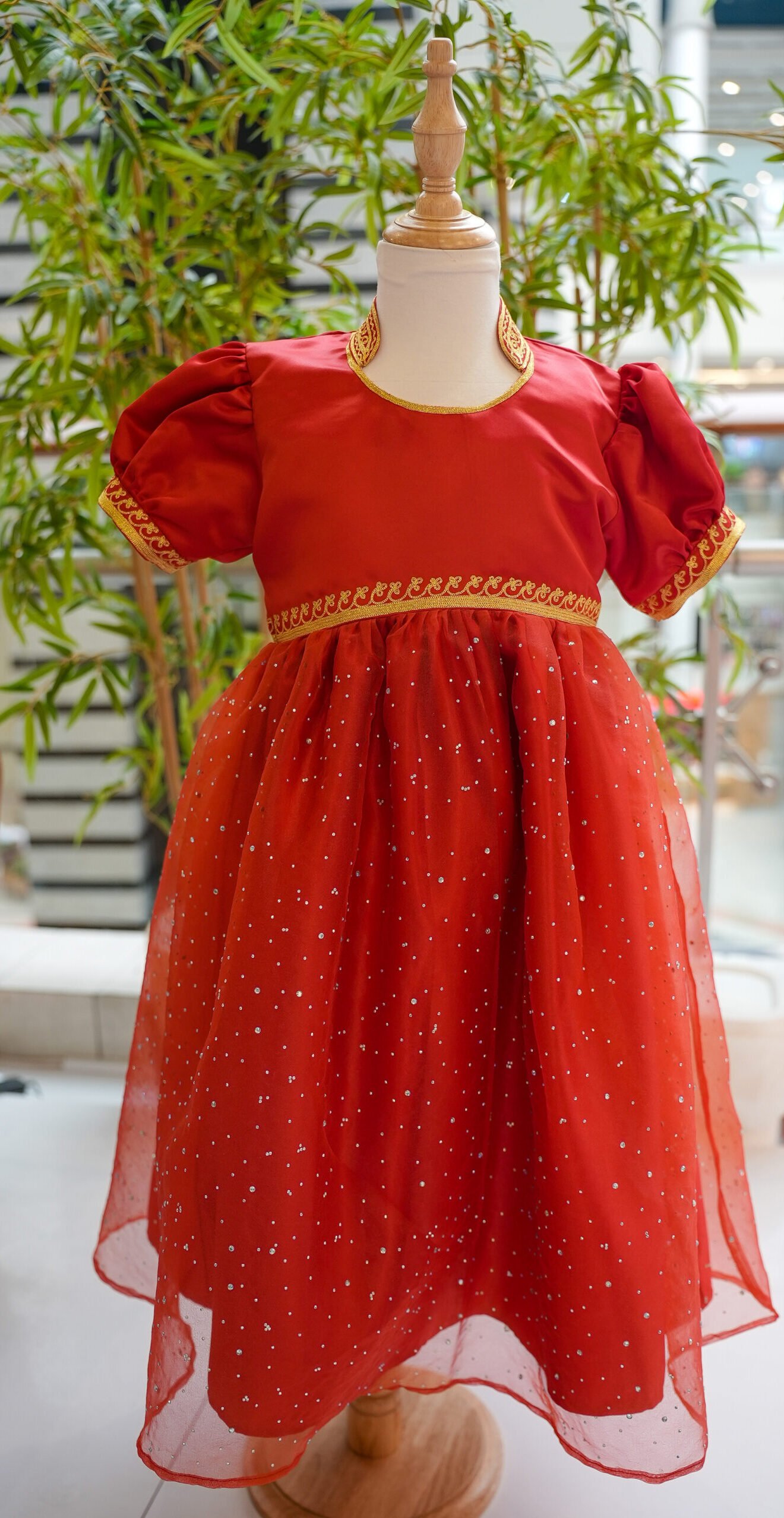 Red Radiance Emirati Dress – Eid Etihad Collection